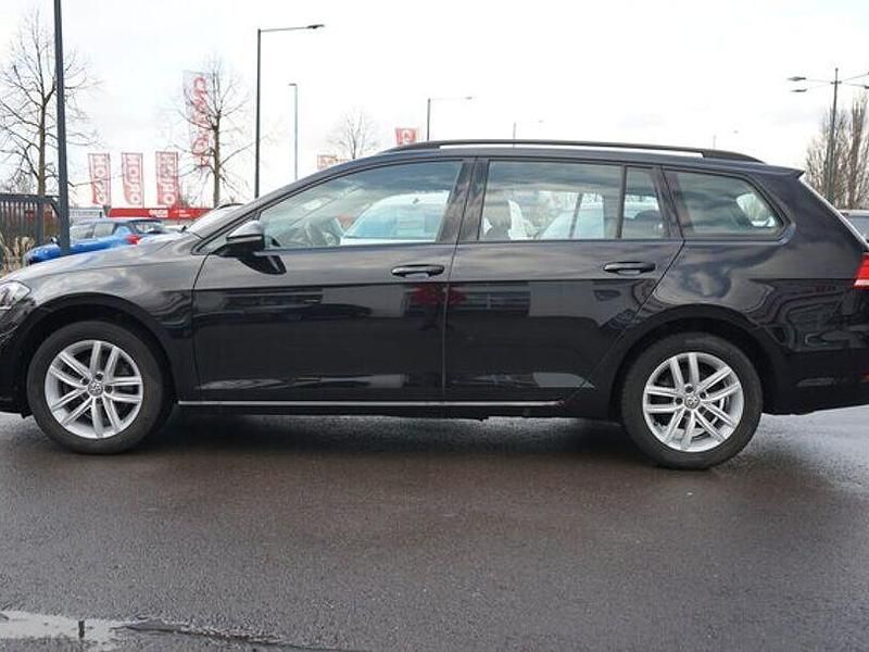 Gebraucht VW Golf VII 150 PS (110 kW) 2020 Deep black perleffekt Kombi