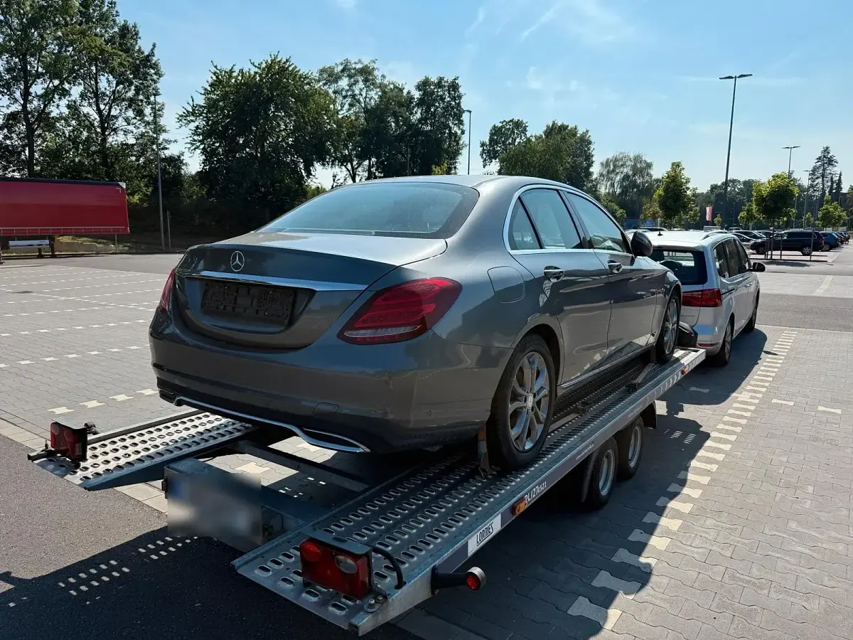 Gebraucht Mercedes C180 Avantgarde 116 PS (85 kW) 2016 Grau Limousine