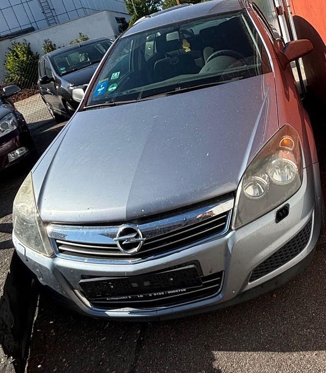 Silber Gebraucht 2009 Opel Astra Innovation Limousine | 1.100 € (Superpreis) - Bild 1/4