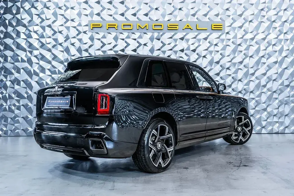 Neu Rolls Royce Cullinan 600 PS (441 kW) 2026 Schwarz SUV