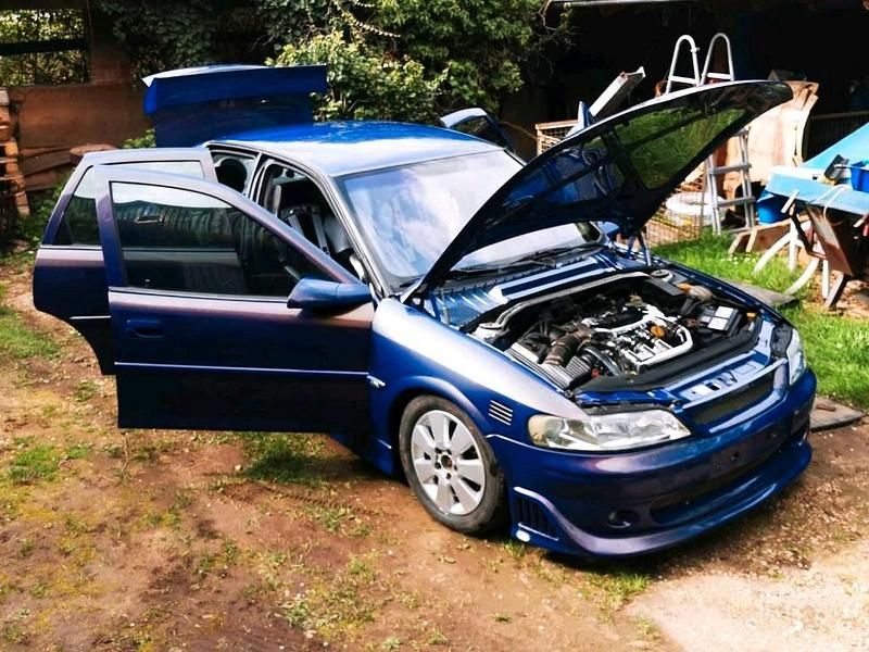 Gebraucht Opel Vectra 170 PS (125 kW) 1997 Blau Limousine