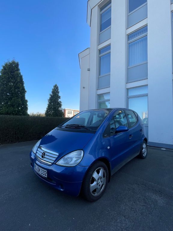 Blau Gebraucht 2000 Mercedes A160 Avantgarde Kleinwagen | 2.399 € (Fairer Preis) - Bild 1/4
