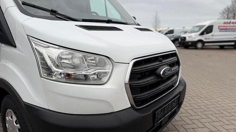 Gebraucht Ford Transit Trend 131 PS (96 kW) 2022 Frostweiß Van / Kleinbus