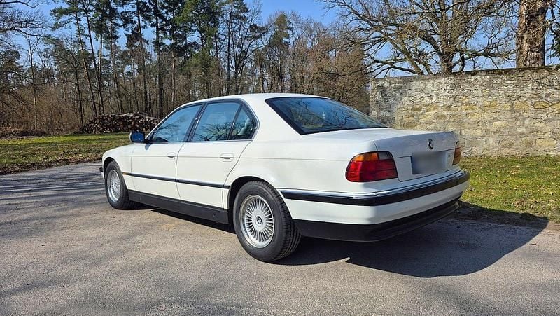 Gebraucht BMW 750 326 PS (239 kW) 1995 Weiß Limousine