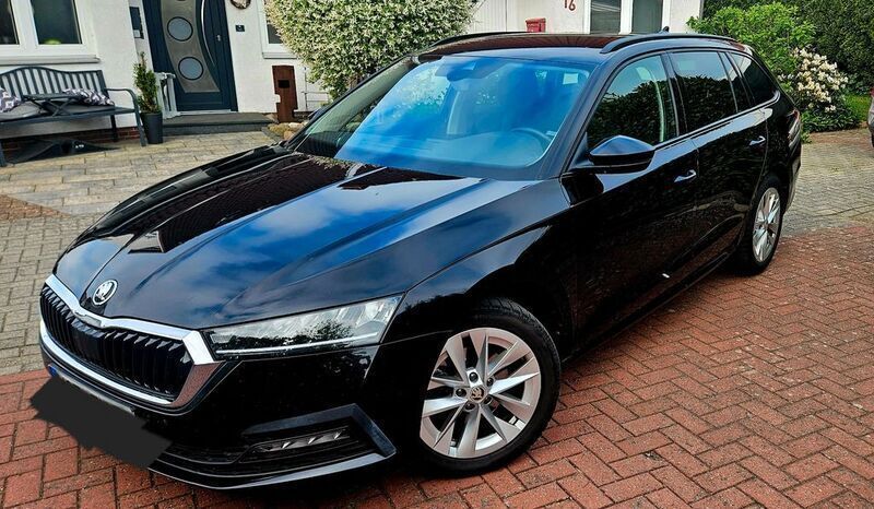 Schwarz Gebraucht 2021 Skoda Octavia Ambition Kombi | 15.000 € (Guter Preis) - Bild 1/4