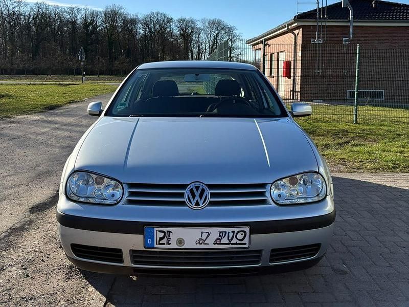 Gebraucht VW Golf IV Basis 75 PS (55 kW) 2001 Silber Limousine