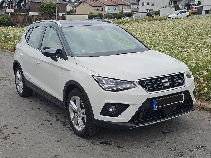 Weiß Gebraucht 2019 Seat Arona XCELLENCE SUV | 17.900 € (Fairer Preis) - Bild 1/4
