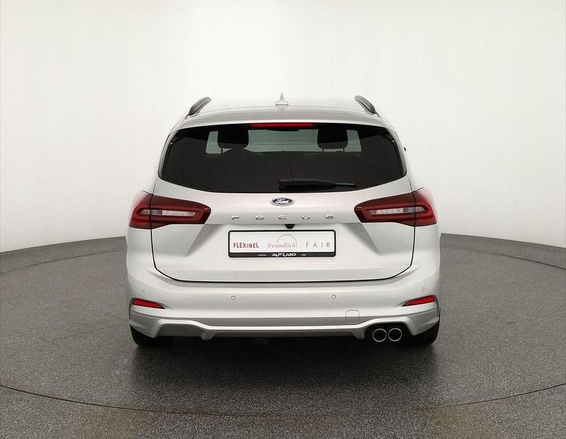 Neu Ford Focus ST-Line X 155 PS (114 kW) 2025 Silber Limousine