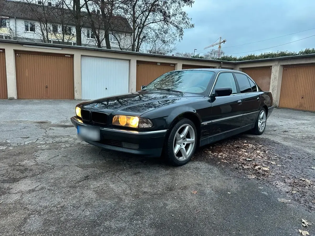 Gebraucht BMW 740 292 PS (214 kW) 1995 Schwarz Limousine