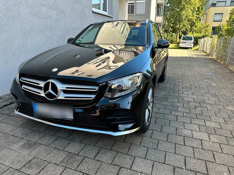 Schwarz Gebraucht 2017 Mercedes GLC220 AMG line SUV | 21.000 € (Guter Preis) - Bild 1/4