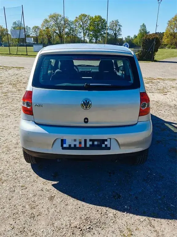 Używany VW Fox 54 KM (39 kW) 2005 Szary Hatchback