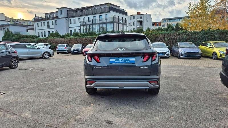 Neu Hyundai Tucson Trend 160 PS (117 kW) 2025 Grau SUV