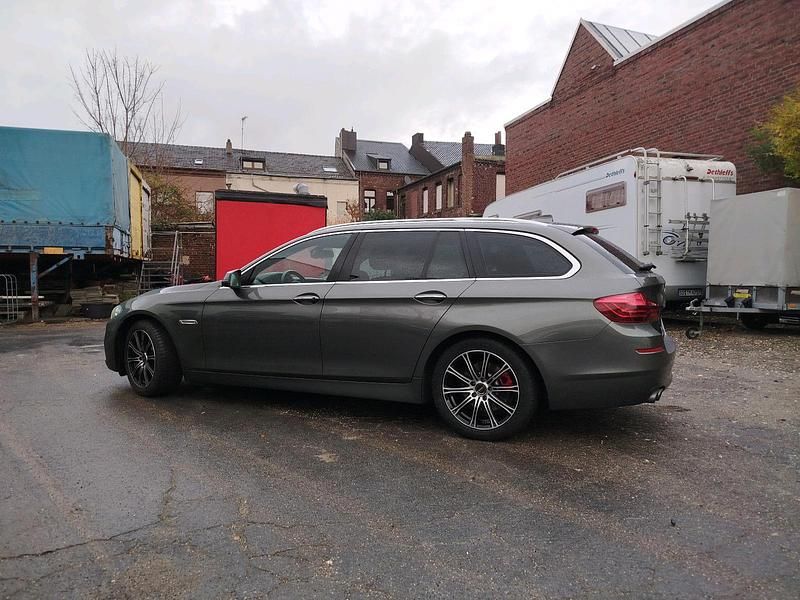 Gebraucht BMW 520 163 PS (119 kW) 2015 Grau Kombi