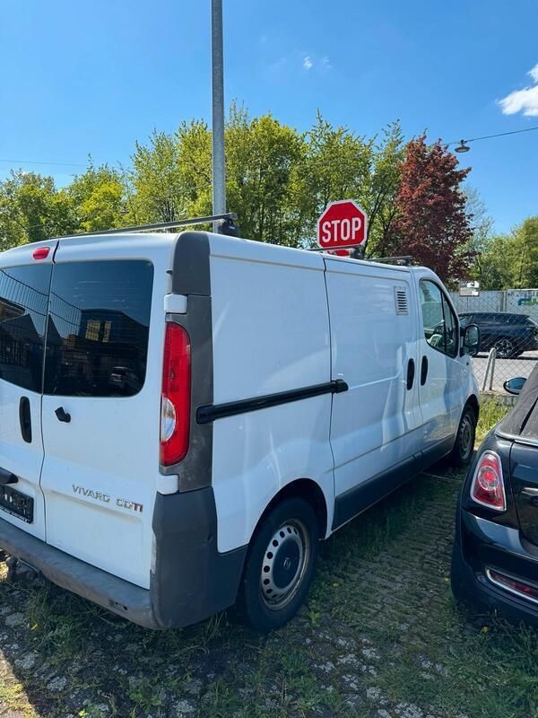 Weiß Gebraucht 2006 Opel Vivaro Van | 5.200 € - Bild 1/4