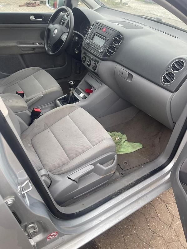 Second-hand VW Golf IV 2006 Argintiu Hatchback