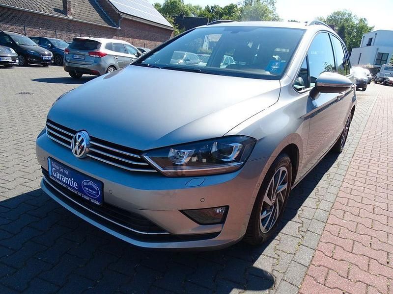 Silber Gebraucht 2017 VW Golf Sportsvan Sound Van / Kleinbus | 12.980 € (Fairer Preis) - Bild 1/4