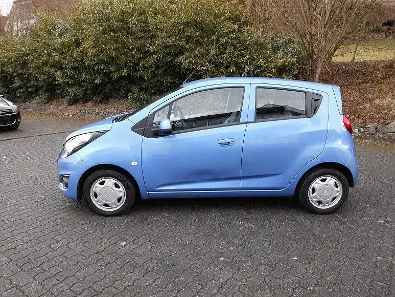 Second-hand Chevrolet Spark LT 68 CP (50 kW) 2014 Albastru Hatchback
