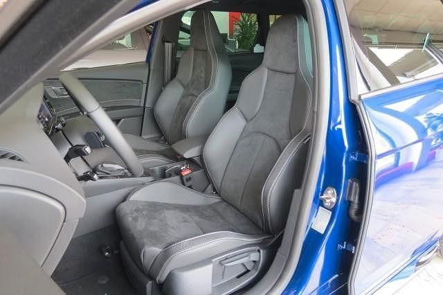 Używany Seat Leon 4Drive 300 KM (220 kW) 2017 Niebieski Sedan/Limuzyna