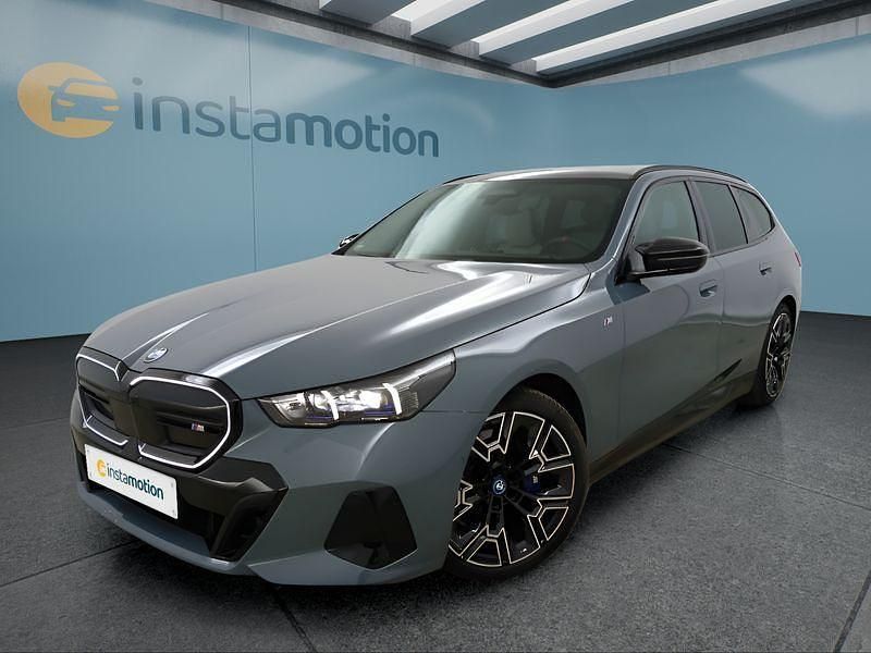 Grün Gebraucht 2025 BMW i5 Kombi | 78.749 € (Etwas zu teuer) - Bild 1/4