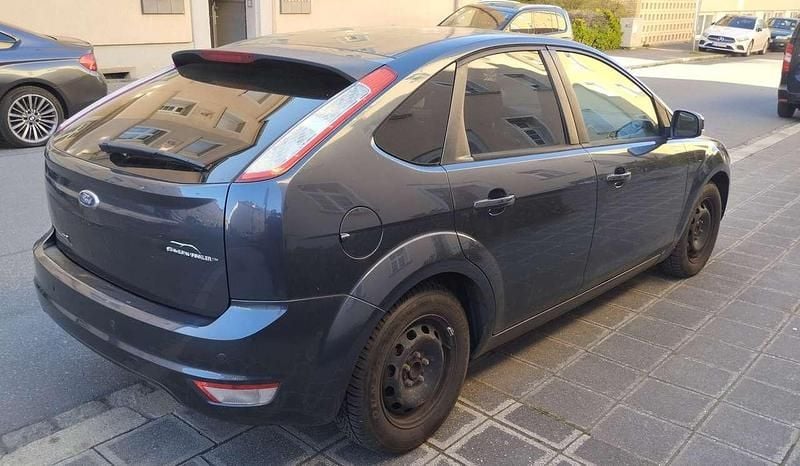 Gebraucht Ford Focus 101 PS (74 kW) 2009 Grau Limousine