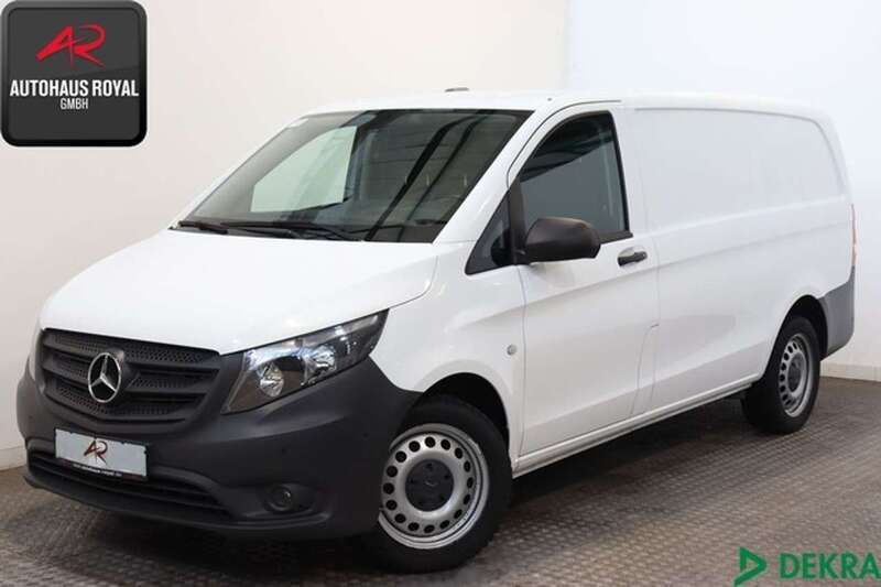 Weiß Gebraucht 2019 Mercedes Vito Van / Kleinbus | 23.880 € (Guter Preis) - Bild 1/4