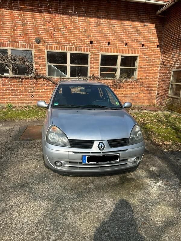 Silber Gebraucht 2006 Renault Clio II Kleinwagen | 750 € (Superpreis) - Bild 1/4
