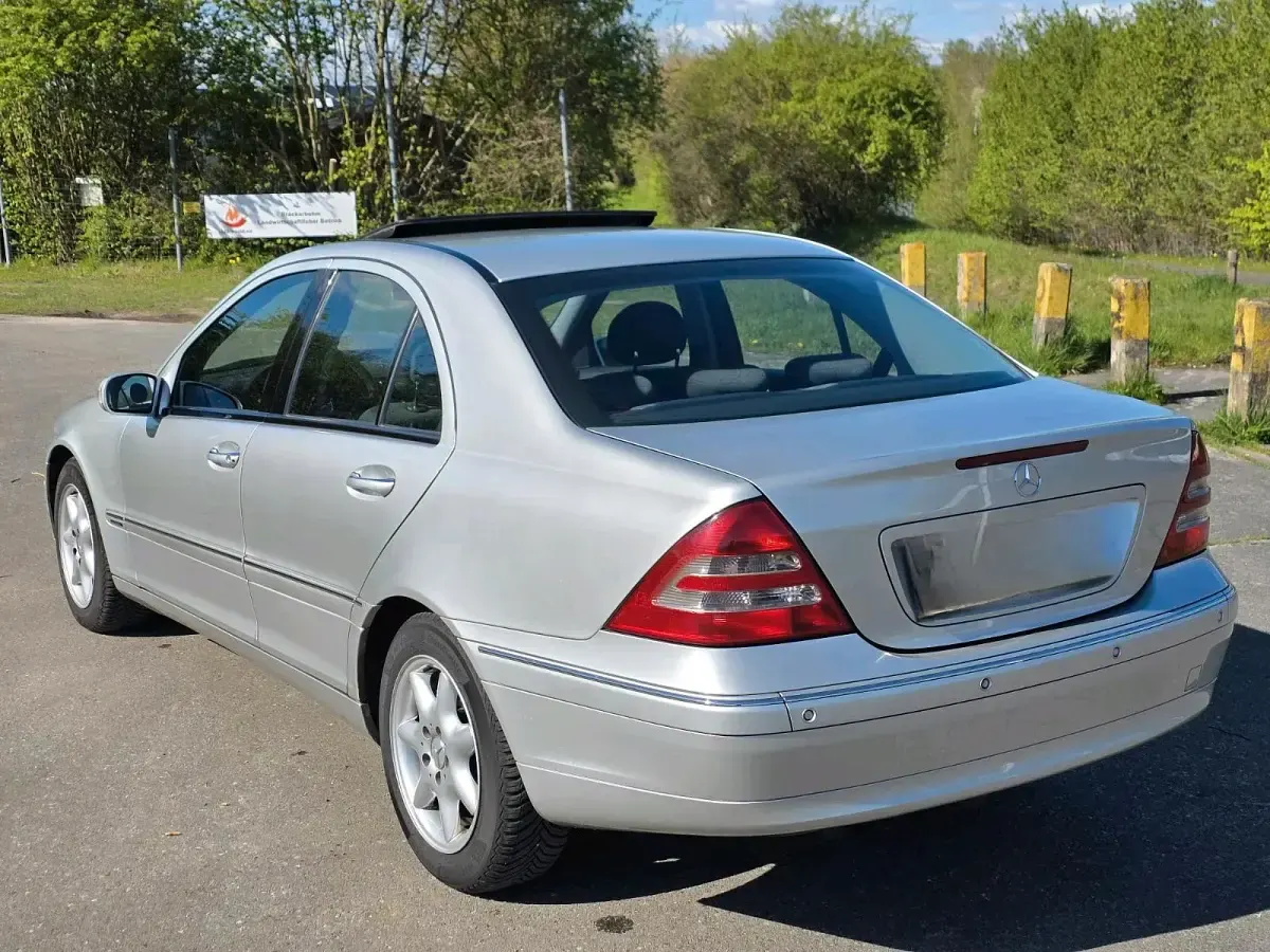 Gebraucht Mercedes C270 177 PS (130 kW) 2003 Silber Limousine