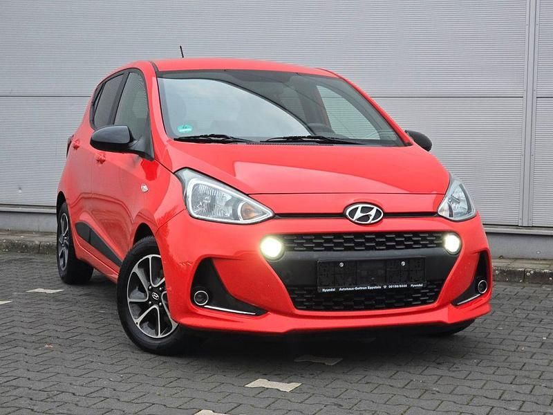 Rot Gebraucht 2018 Hyundai i10 Passion Kleinwagen | 7.700 € (Fairer Preis) - Bild 1/4