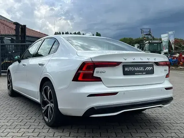 Gebraucht Volvo S60 Plus 197 PS (144 kW) 2024 Andere Limousine