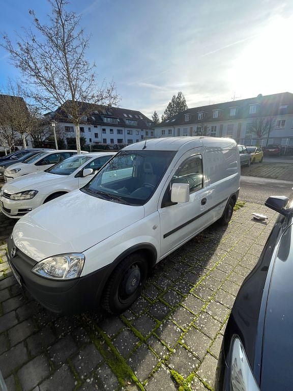 Gebraucht Opel Combo Edition 90 PS (66 kW) 2010 Weiß Van / Kleinbus