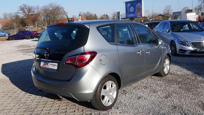 Gebraucht Opel Meriva 140 PS (102 kW) 2014 Silbersee/perl silber Van / Kleinbus