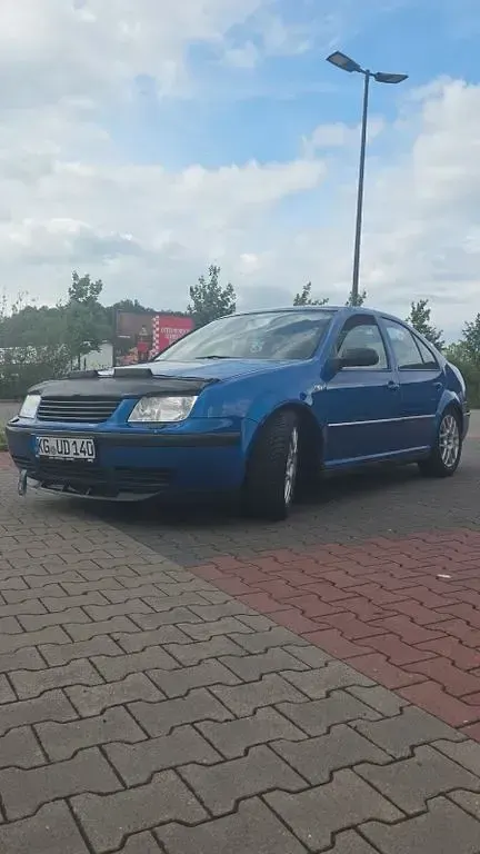 Occasion VW Bora Basis 105 ch (77 kW) 2001 Bleue Berline