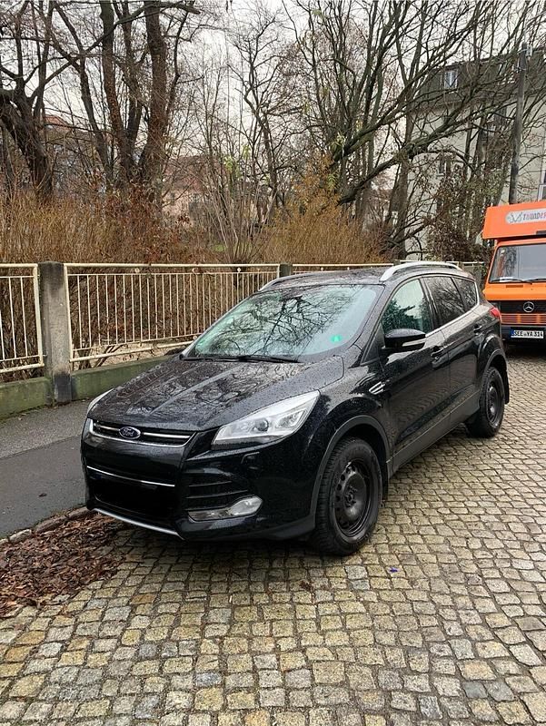 Gebraucht Ford Kuga 180 PS (132 kW) 2015 Schwarz SUV