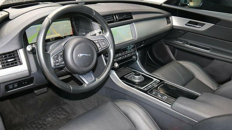 Gebraucht Jaguar XF Prestige 300 PS (220 kW) 2017 Grau Limousine