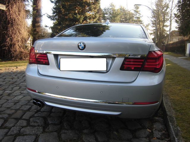 Gebraucht BMW 730 258 PS (189 kW) 2013 Silber metallic Limousine