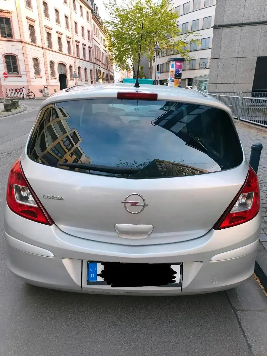Gebraucht Opel Corsa 87 PS (63 kW) 2010 Silber Kleinwagen