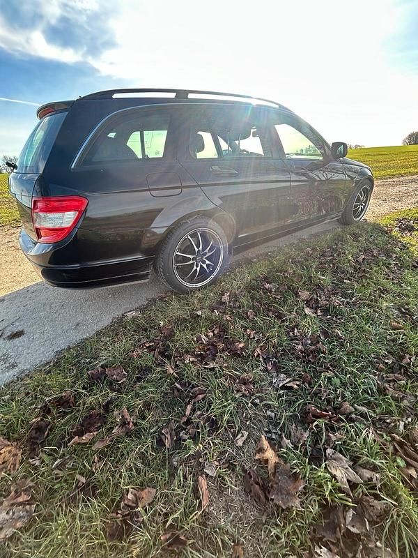 Gebraucht Mercedes C180 156 PS (114 kW) 2007 Schwarz Kombi