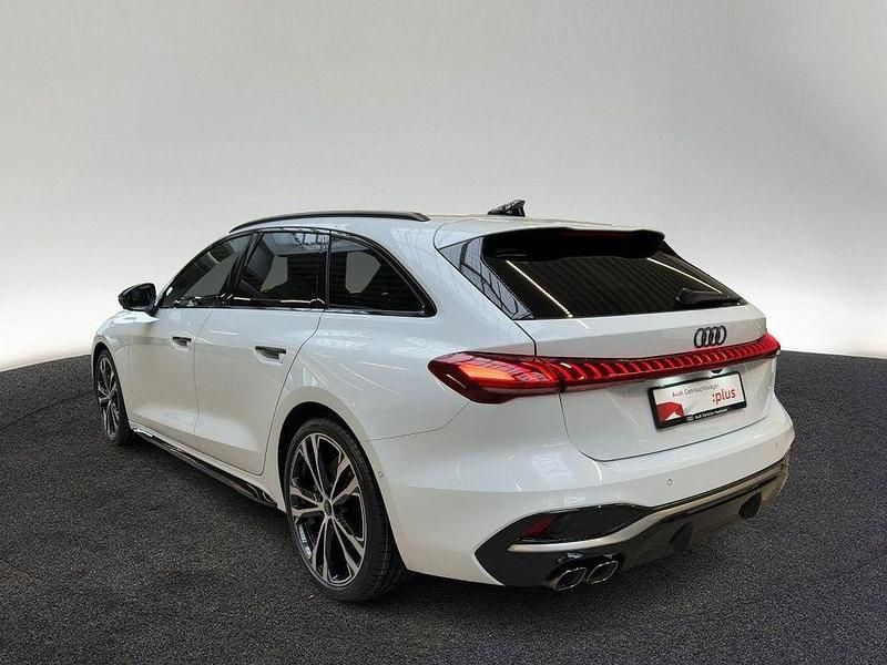 Gebraucht Audi A5 Ambiente 204 PS (150 kW) 2024 Gletscherweiß metallic Coupé