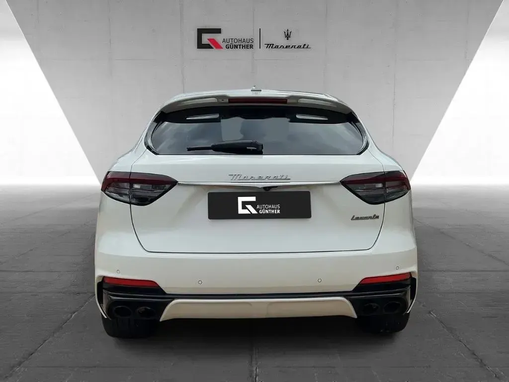 Gebraucht Maserati Levante 581 PS (427 kW) 2023 Schwarz SUV
