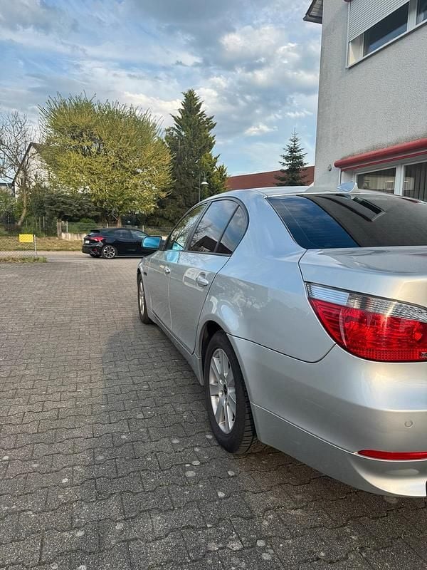 Second-hand BMW 520 177 CP (130 kW) 2004 Gri Berlinǎ