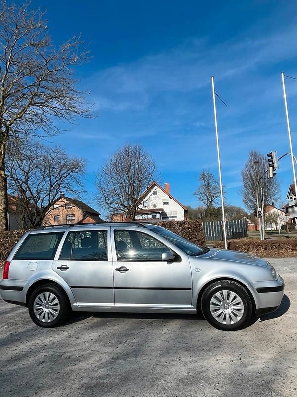 Gebraucht VW Golf IV 101 PS (74 kW) 2003 Silber Kombi