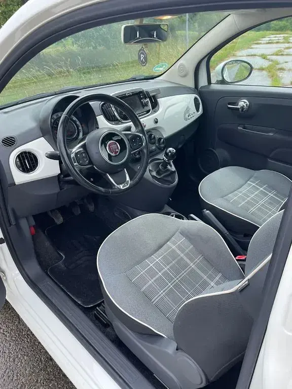 Gebraucht Fiat 500 Lounge 69 PS (50 kW) 2016 Weiß Kleinwagen