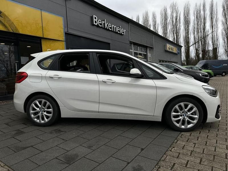 Gebraucht BMW 225 Active Tourer iPerformance 125 PS (91 kW) 2021 Weiß Van / Kleinbus