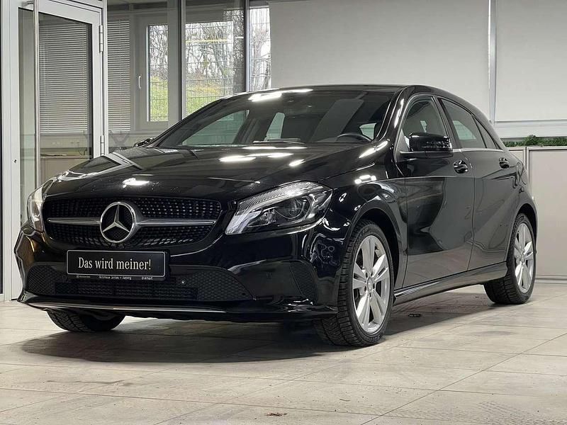 Schwarz Gebraucht 2016 Mercedes A180 Urban Limousine | 17.690 € (Etwas zu teuer) - Bild 1/3
