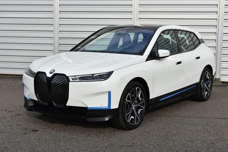 Gebraucht BMW iX Executive 384 kW (523 PS) 2023 Weiß SUV