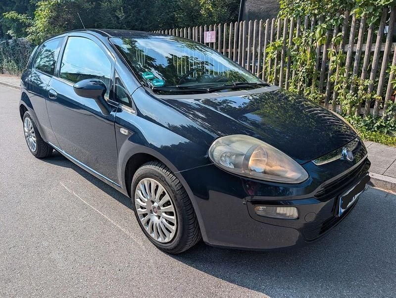 Blau Gebraucht 2011 Fiat Punto Kleinwagen | 1.999 € (Guter Preis) - Bild 1/4