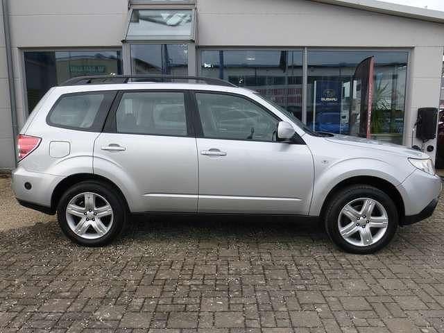 Gebraucht Subaru Forester Comfort 150 PS (110 kW) 2011 Spark silver SUV