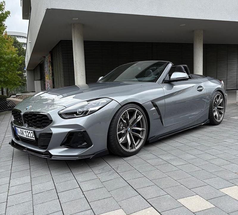 Grau Gebraucht 2023 BMW Z4 M Sport Cabrio | 55.800 € (Etwas zu teuer) - Bild 1/4