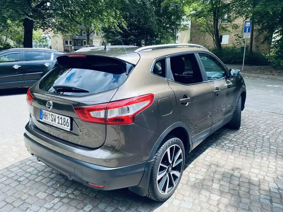 Gebraucht Nissan Qashqai Tekna 131 PS (96 kW) 2016 SUV