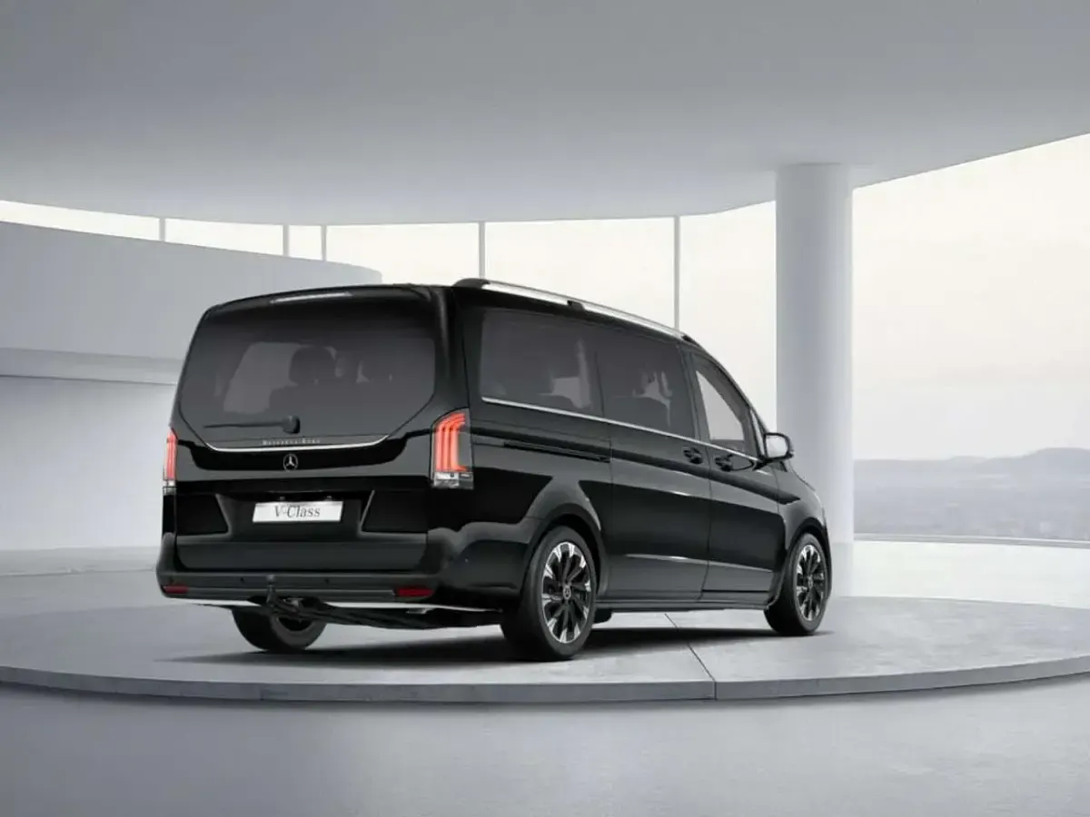 Gebraucht Mercedes V250 Avantgarde 190 PS (139 kW) 2025 Obsidianschwarz Van / Kleinbus